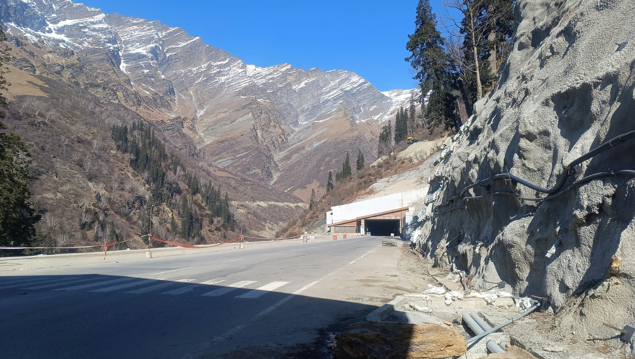 Snow-covered Rohtang Pass mountain landscape near Manali