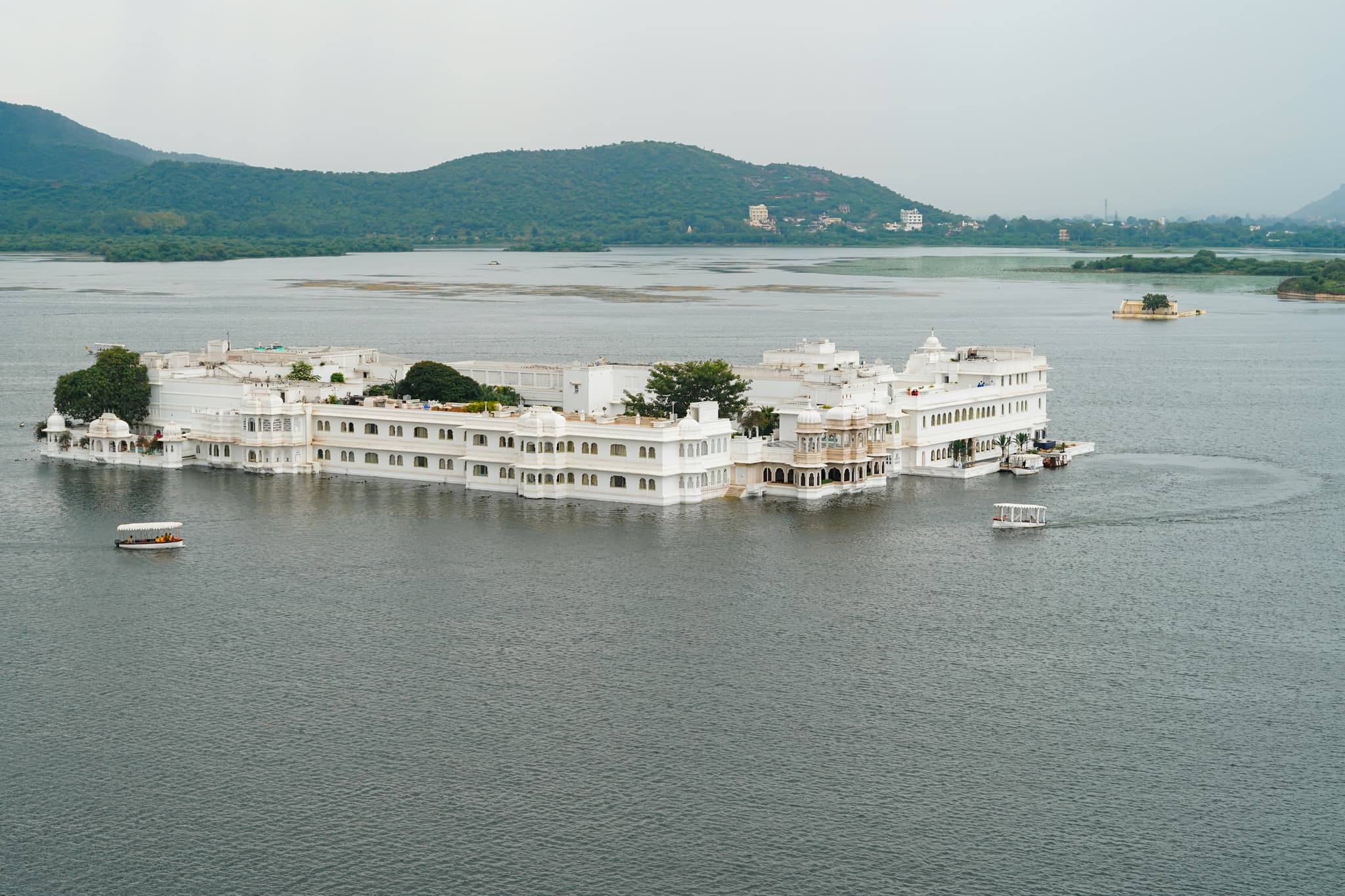 Uttar Pradesh Travel Guide: Taj Mahal, Varanasi & Lucknow