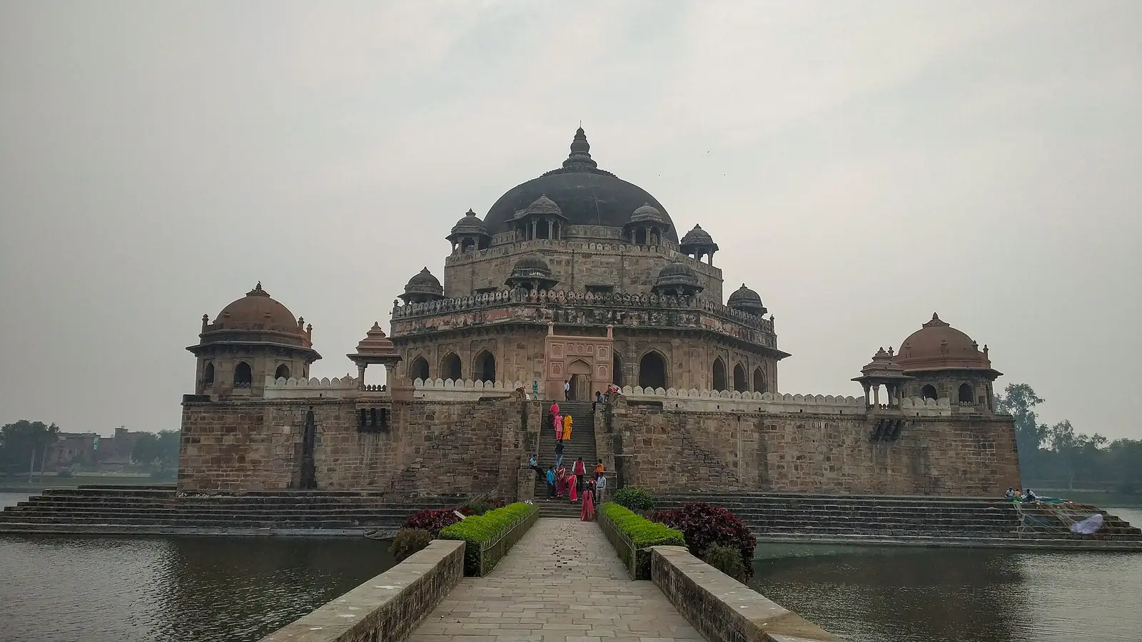 Sasaram Travel Guide: Sher Shah Suri's Tomb & Grand Trunk Road History