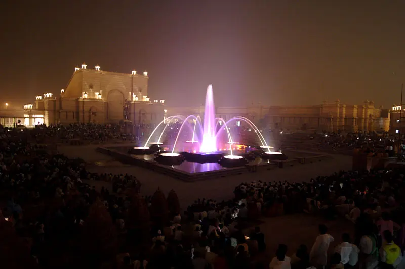 The musical fountain of the Sahaj Anand Water Show at Akshardham, Delhi