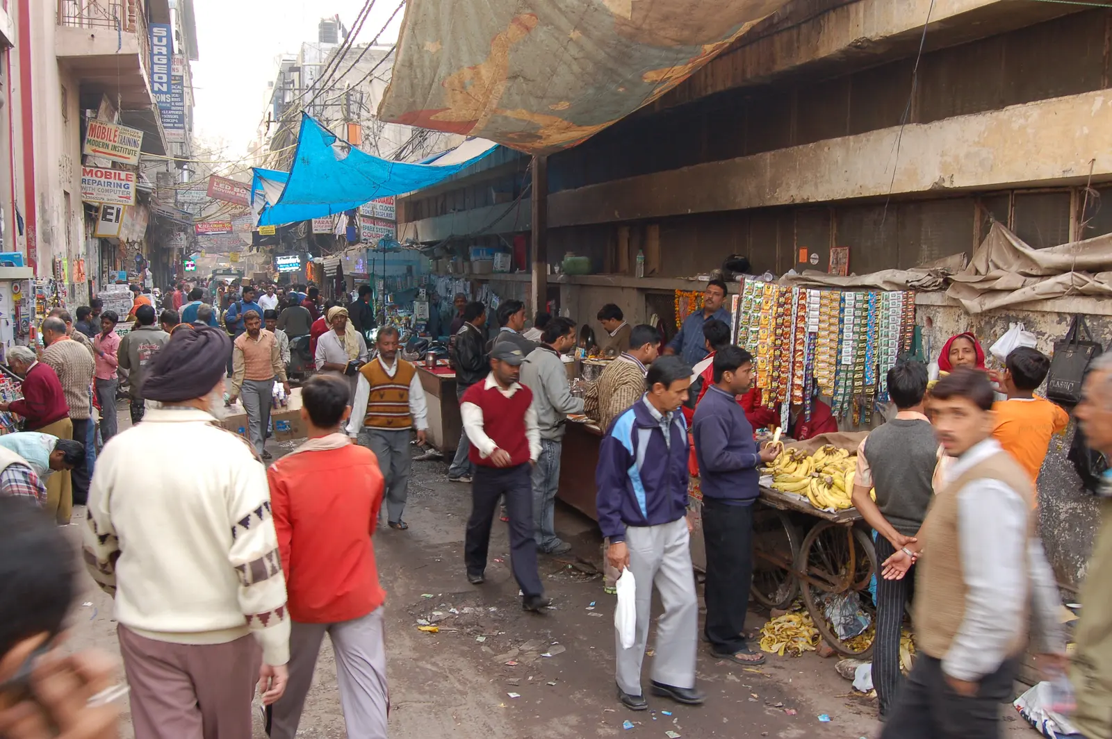 Chandni Chowk: Delhi's Legendary Food Walk & Bazaar Guide