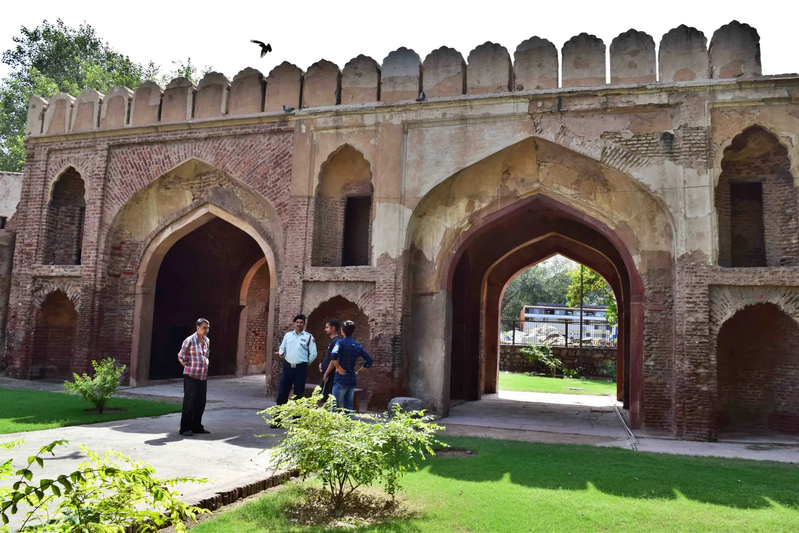 Kashmere Gate Travel Guide: History, 1857 Sites & the ISBT Hub