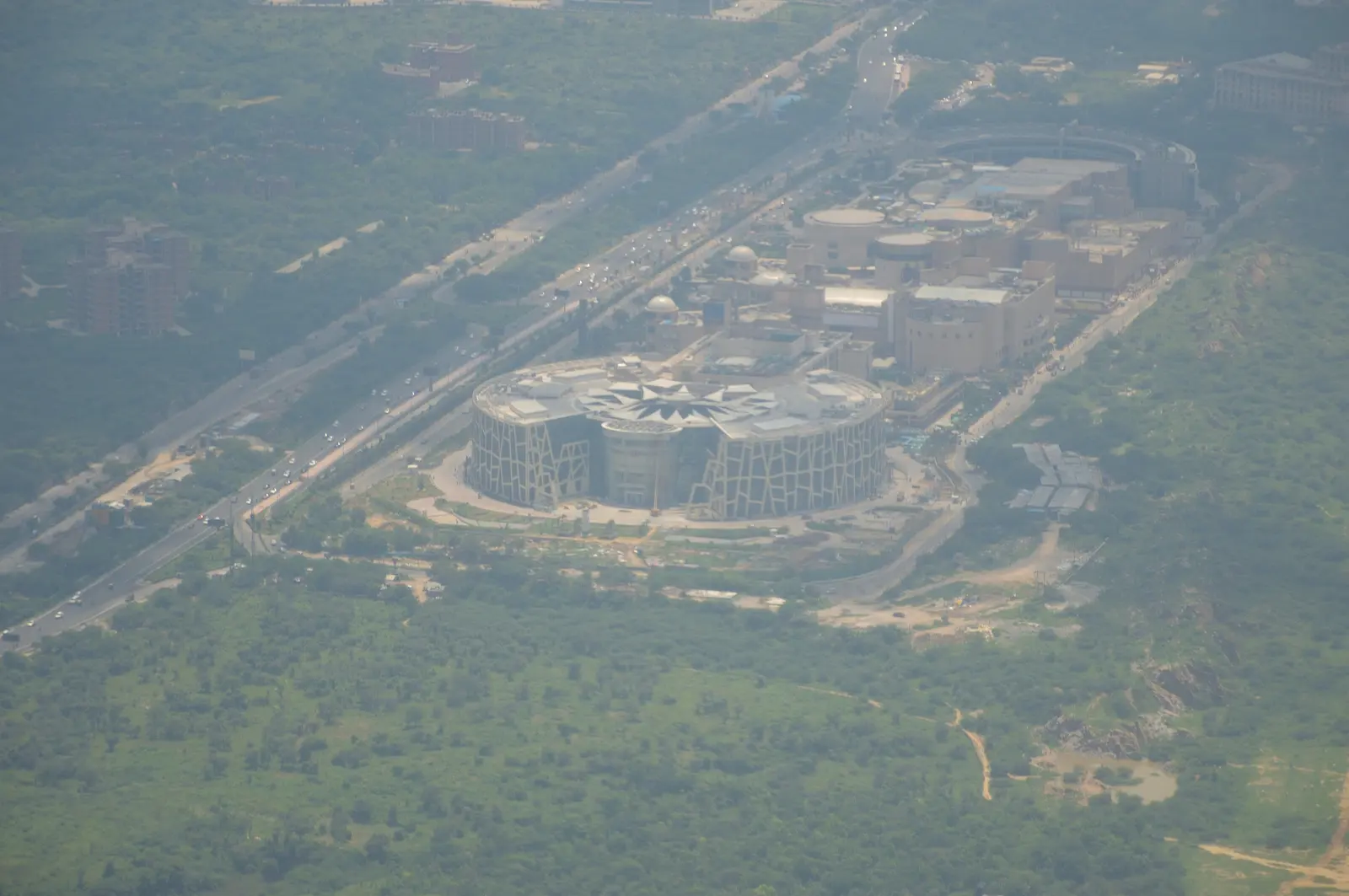 Vasant Kunj Guide: Malls, Shopping & Nature Nearby