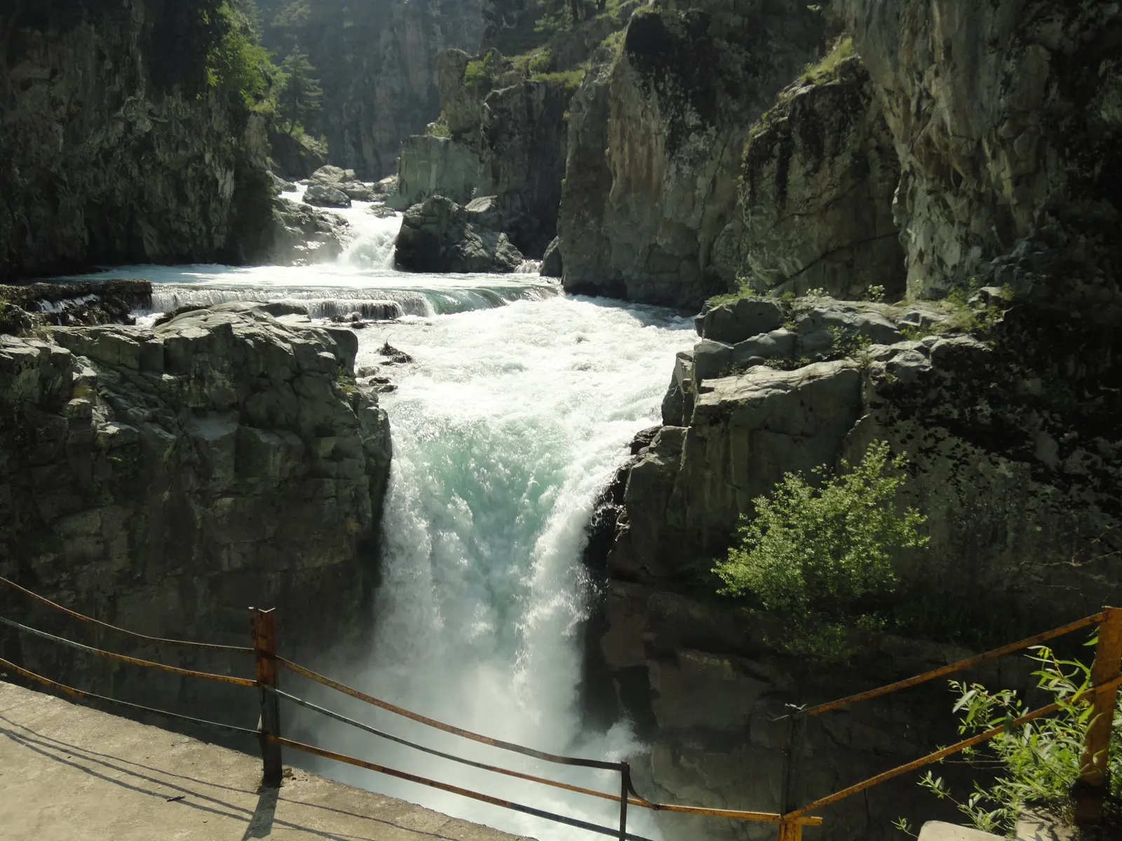 Aharbal Waterfall Travel Guide: Kashmir's Niagara