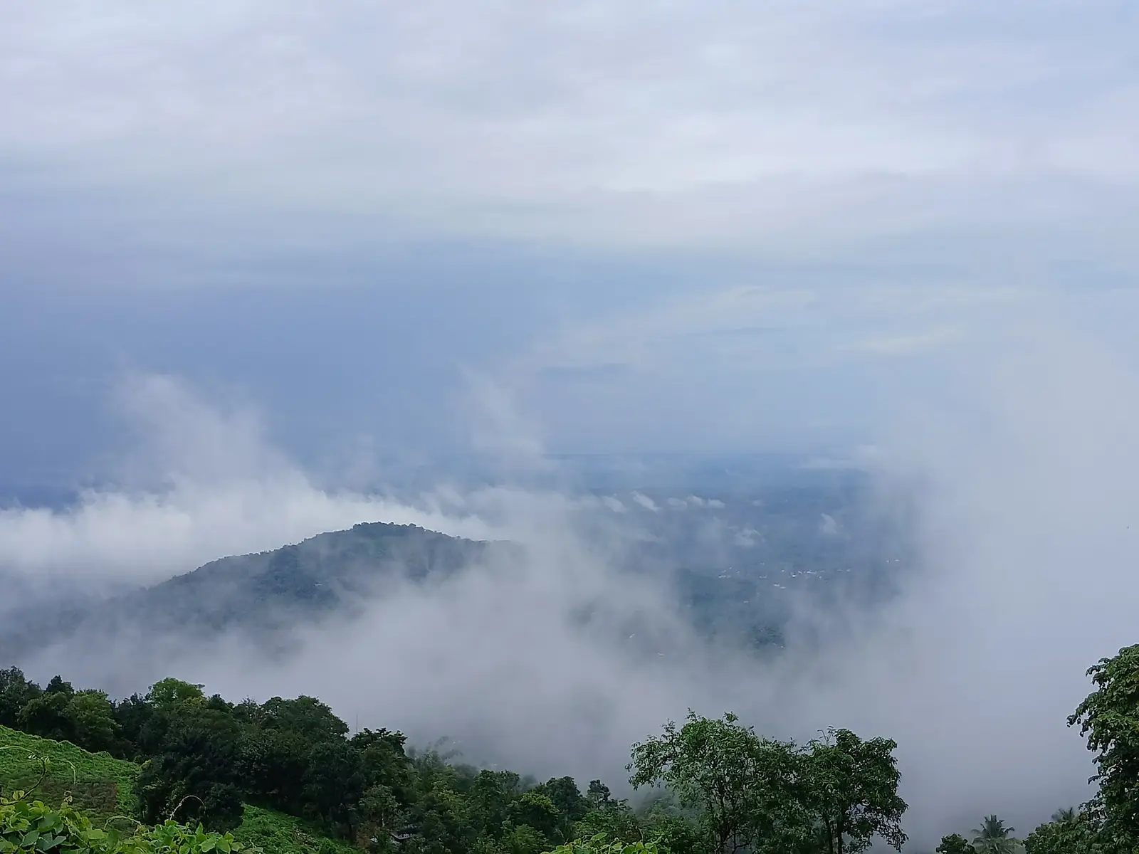 Kannur Travel Guide: Theyyam, Beaches & Handloom Heritage