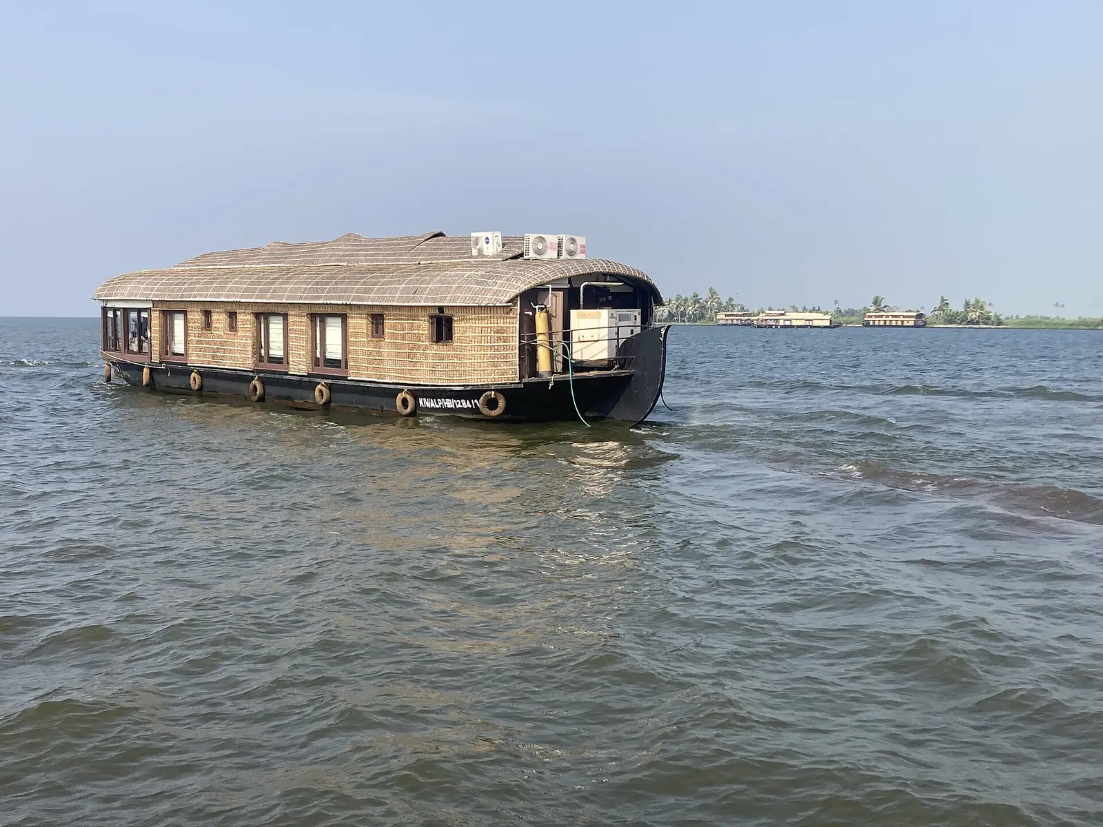Kerala Backwaters Guide: Houseboats, Routes, Villages & Tips