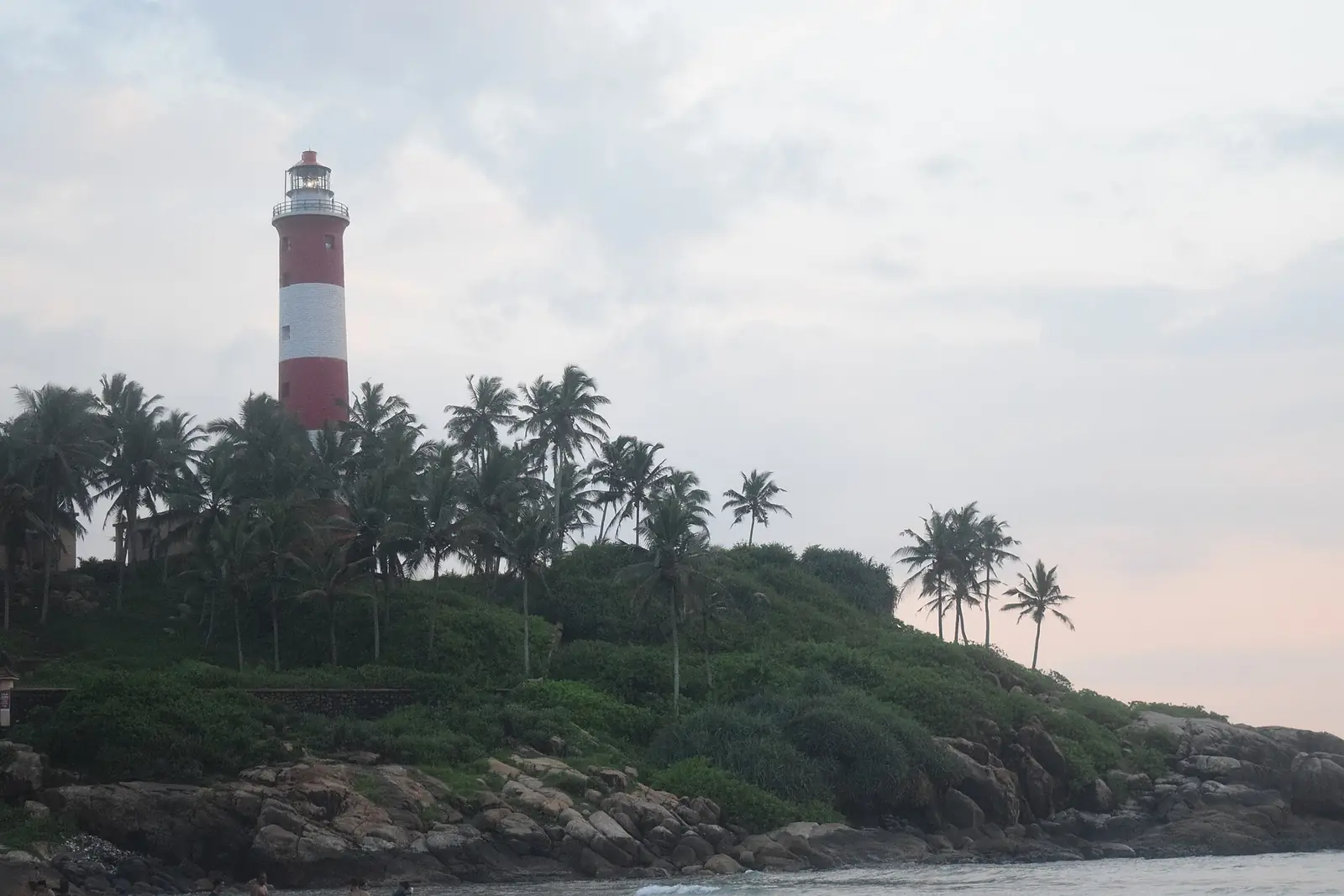 Kovalam Travel Guide: Lighthouse Beach, Ayurveda & Itinerary