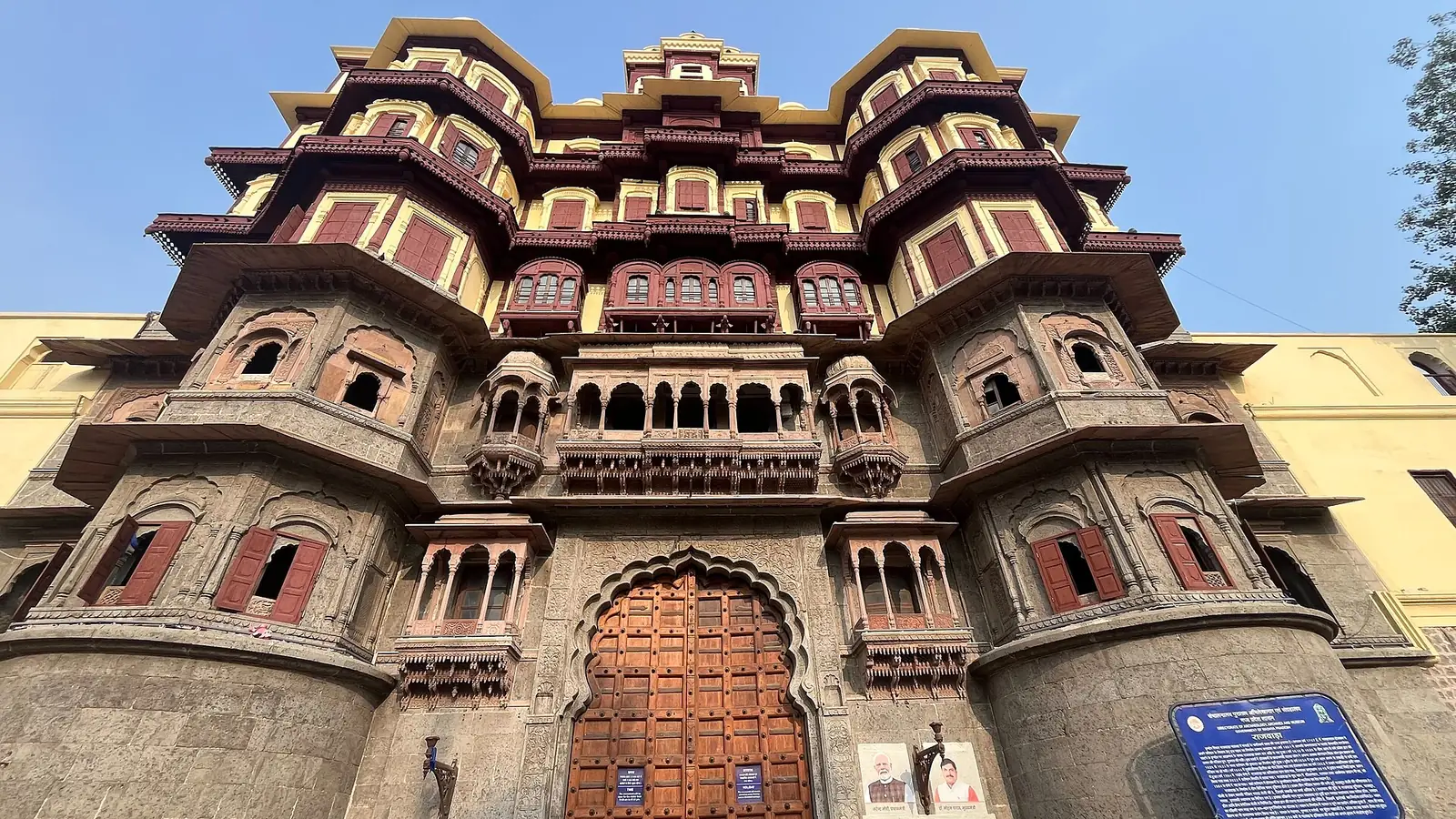 Indore Travel Guide: Sarafa Bazaar, Rajwada & Street Food Capital