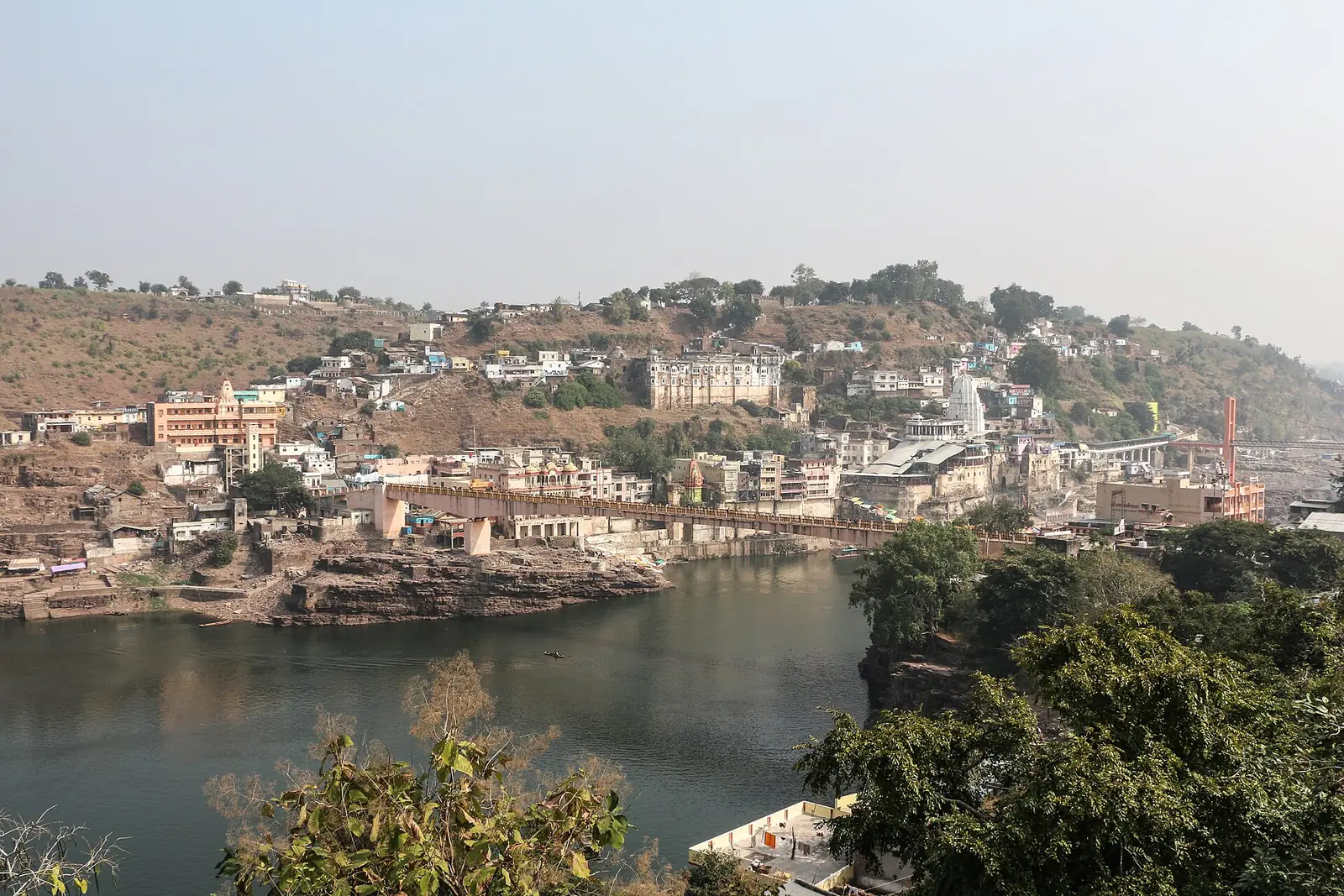 Omkareshwar Travel Guide: Jyotirlinga Island Temple & Narmada Ghats