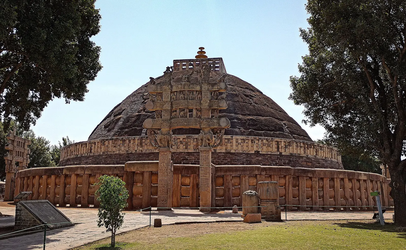 Sanchi Stupa Travel Guide: Buddhist Monuments & History