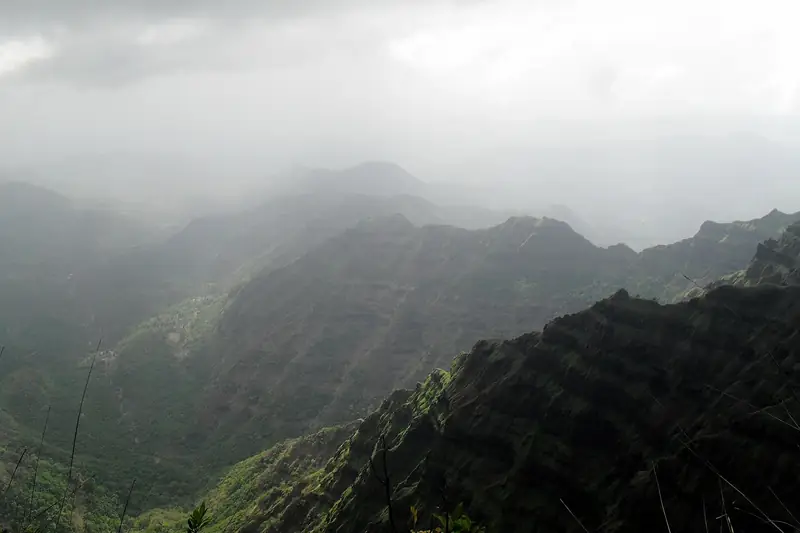 Things to Do in Mahabaleshwar: Viewpoints, Strawberries, Temples & Forts