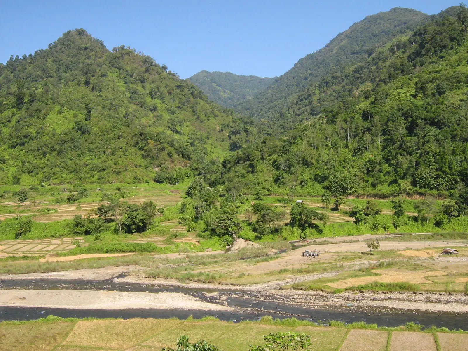Tamenglong Travel Guide: Orange Hills of Zeliangrong Country