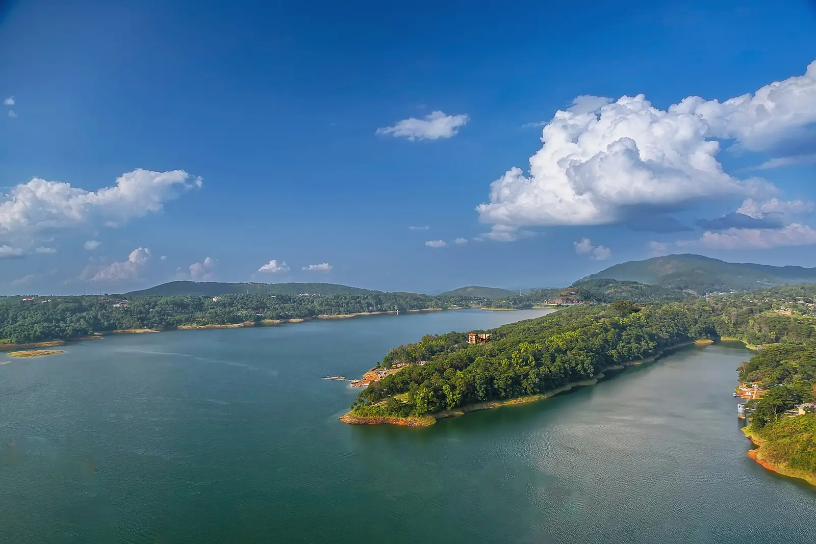 Umiam Lake Guide: Boating & Best Time