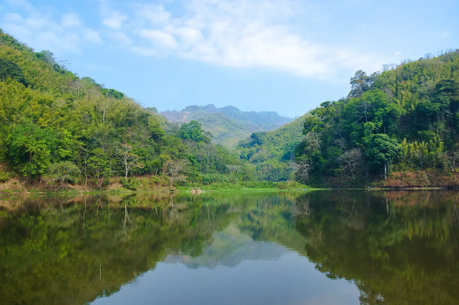 Tamdil Lake Guide: Legend, Boating & Tips