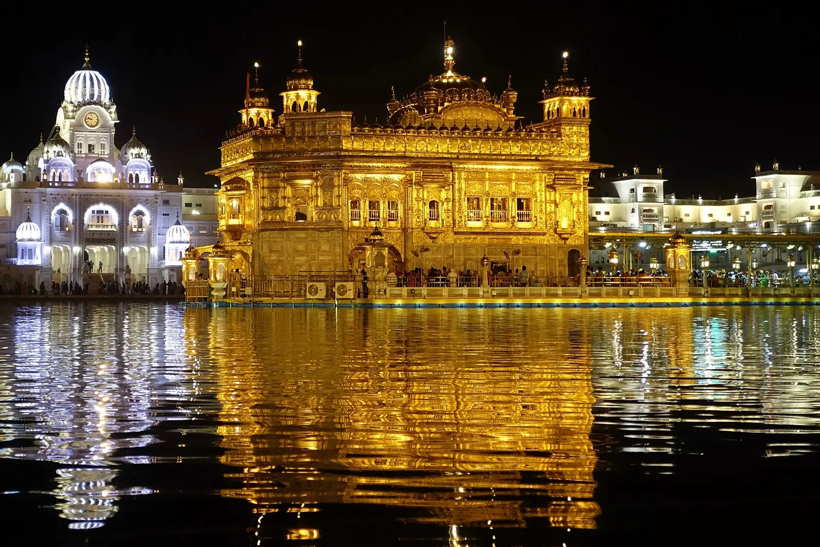 Golden Temple Guide: Timings, Langar & Tips