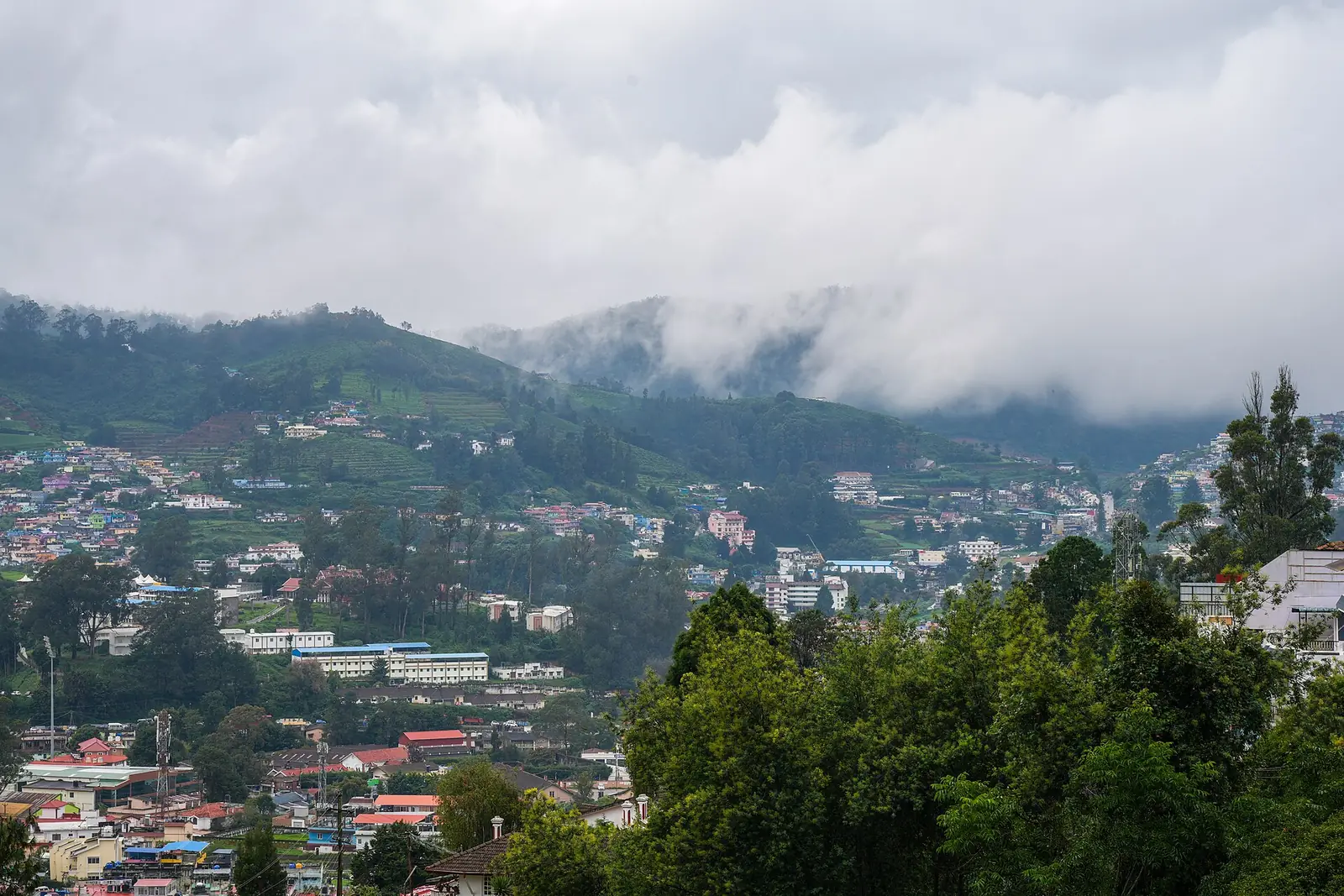Ooty Travel Guide: Nilgiris, Lakes & Best Time