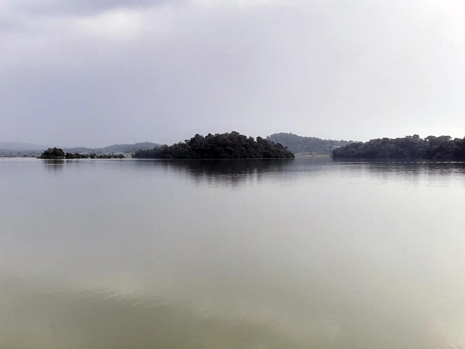 Laknavaram Lake Guide: Bridge, Boating & Tips