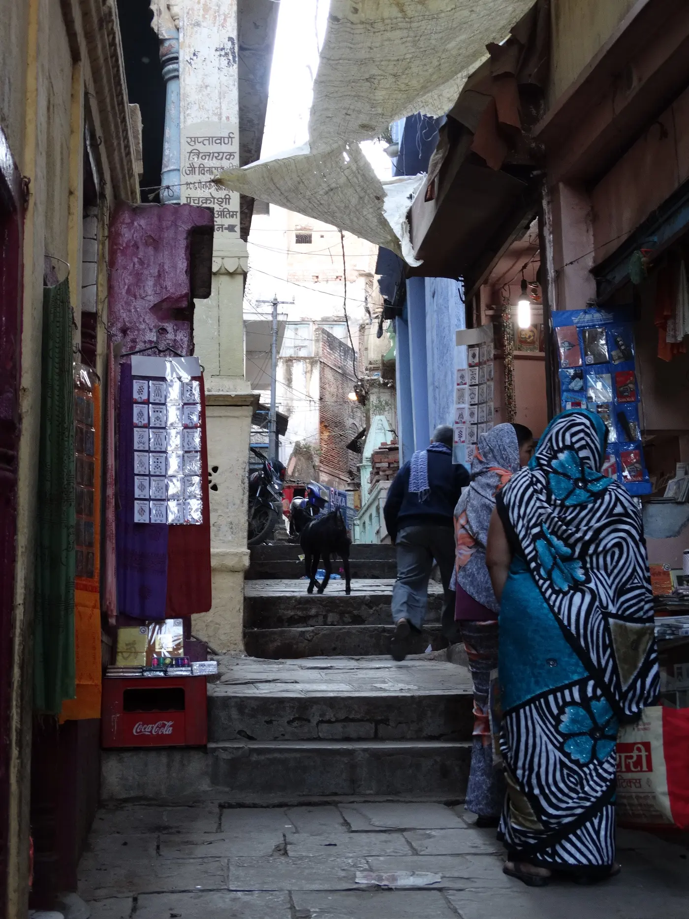 Narrow lane (gali) in the old city of Varanasi