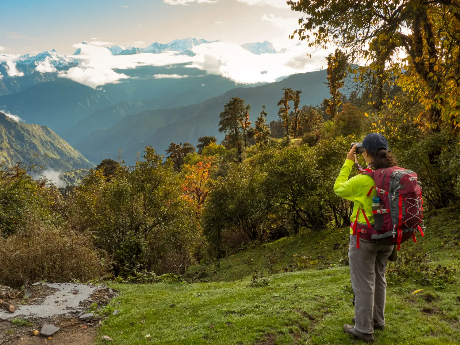 Alpine meadow and Himalayan peaks at Dayara Bugyal