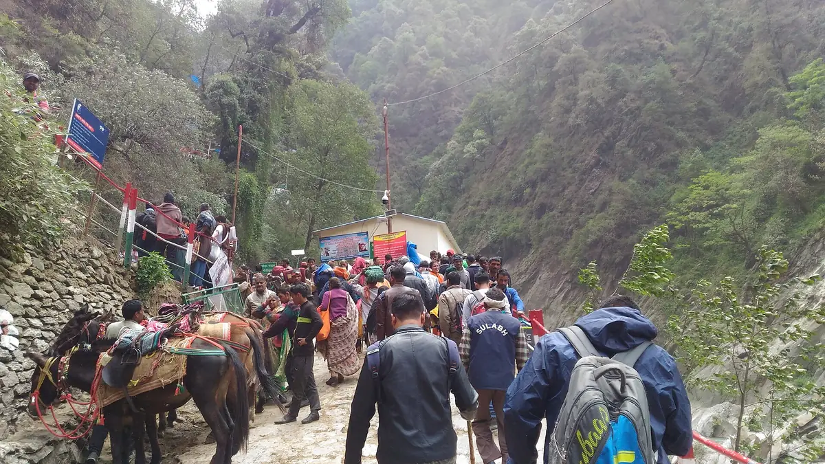 The trekking path from Gaurikund towards Kedarnath