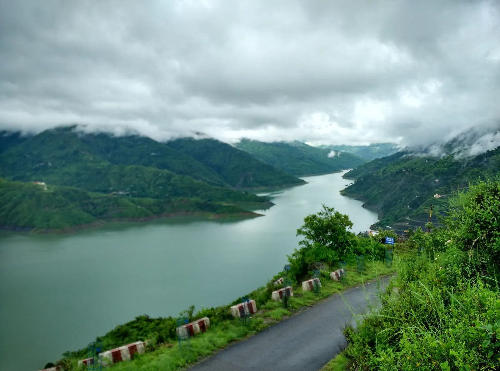 Tehri Lake: Water Sports, Houseboats & a Complete Visit Guide