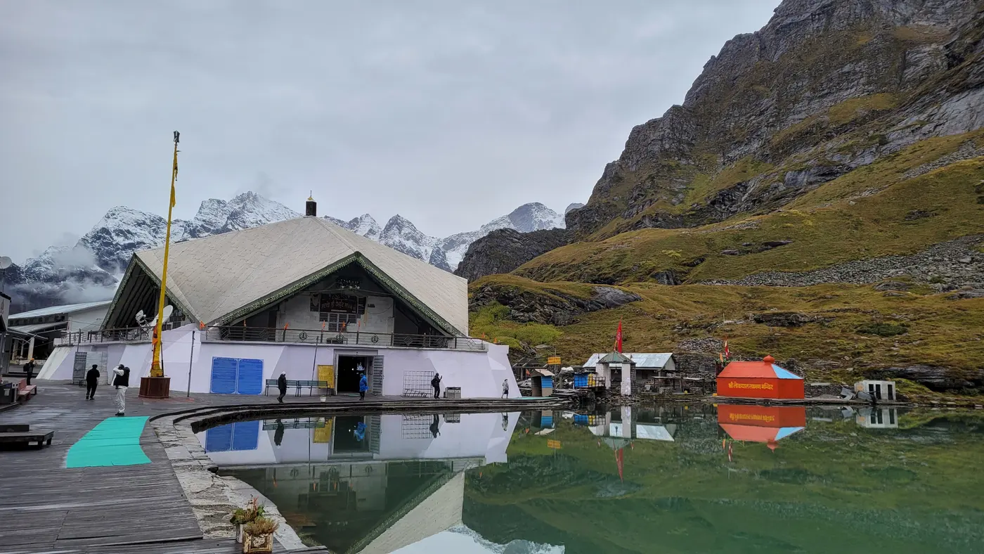 Gurdwara Hemkund Sahib beside Hemkund lake in the Garhwal Himalaya
