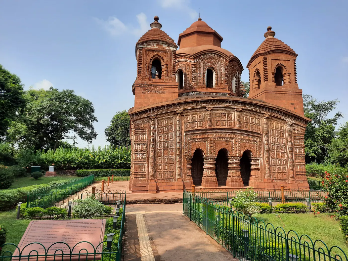 Shyam Rai Temple in Bishnupur, showing its distinctive five-spired pancharatna architecture, built in 1643