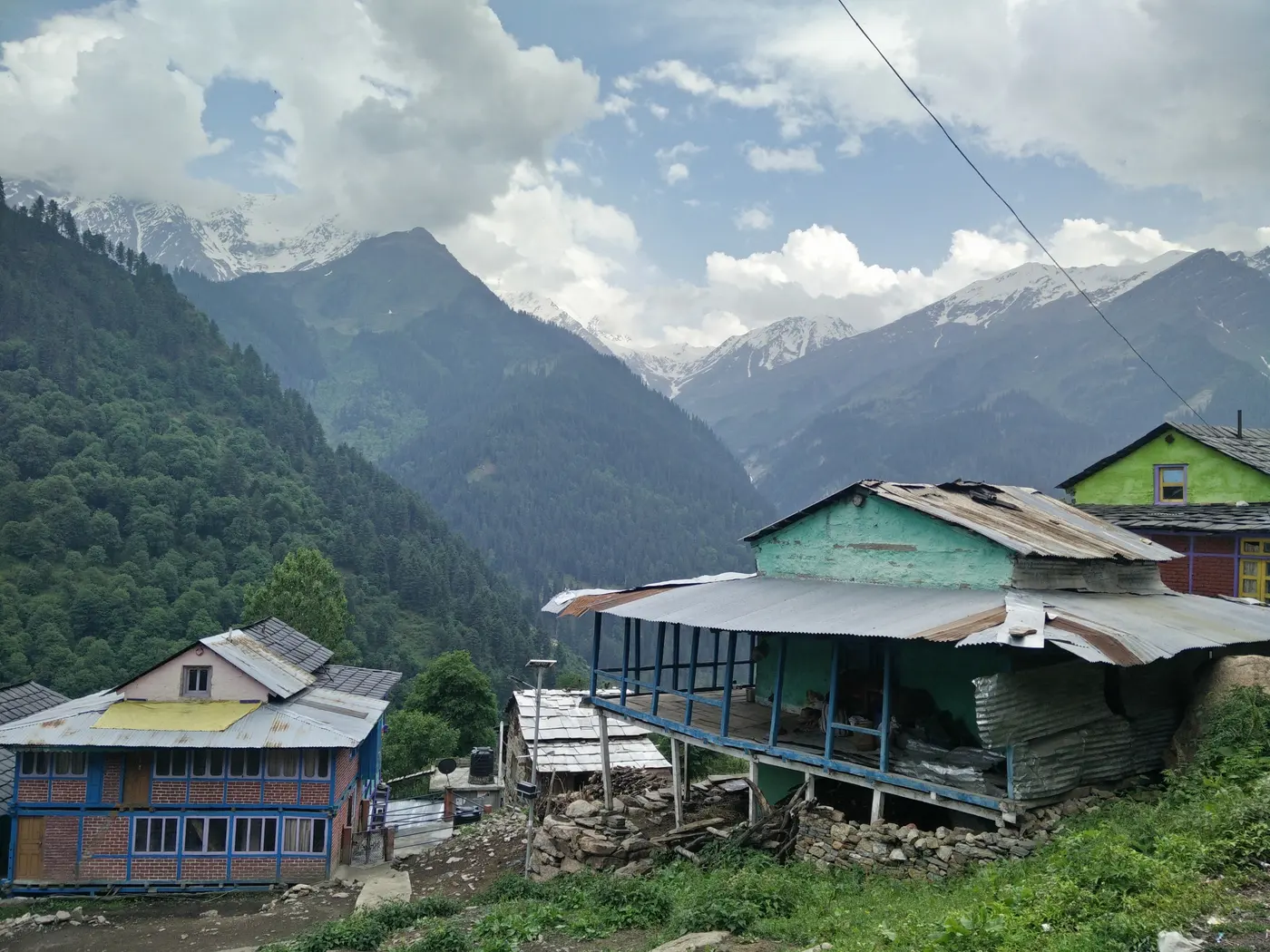 Tosh village houses on a slope in the Parvati valley
