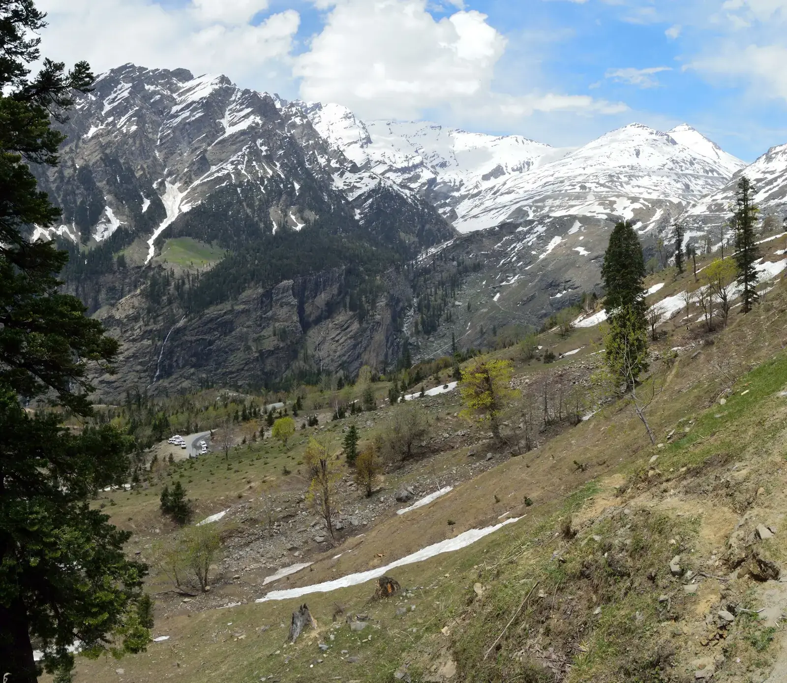 Snow peaks above the Leh-Manali highway near Gulaba