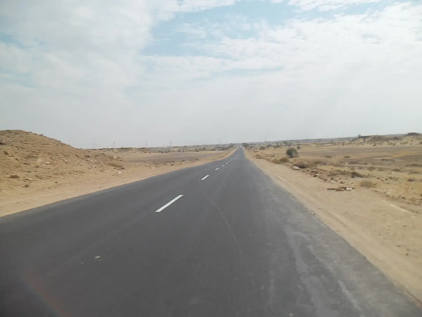 The road into the Thar desert near Jaisalmer, Rajasthan
